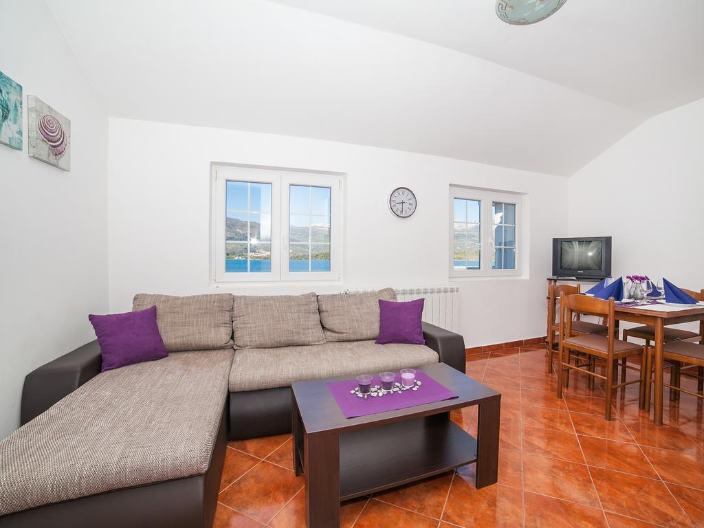 Apartments Elena Tivat Exterior photo