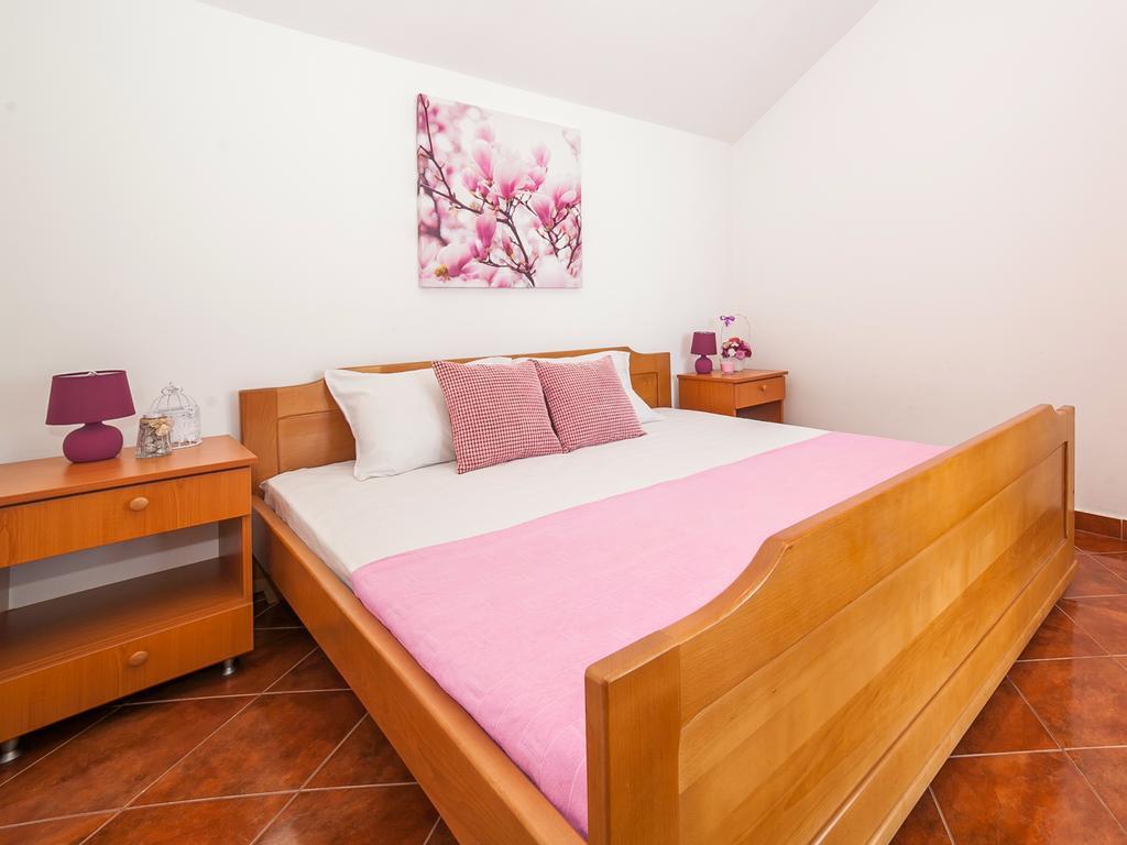 Apartments Elena Tivat Exterior photo