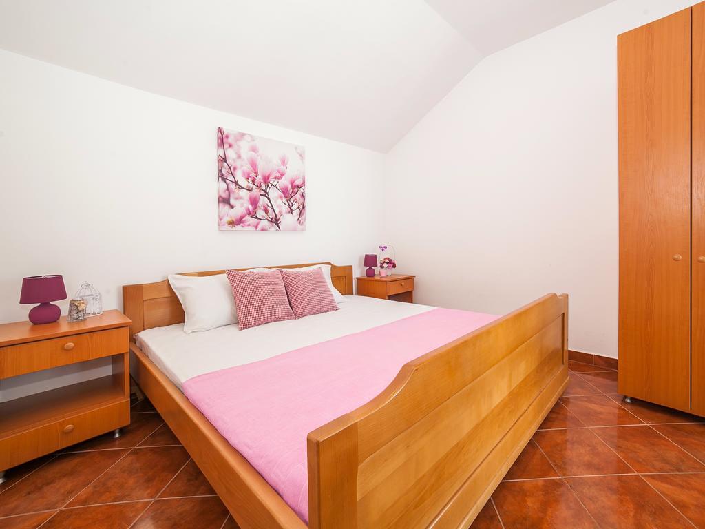 Apartments Elena Tivat Exterior photo