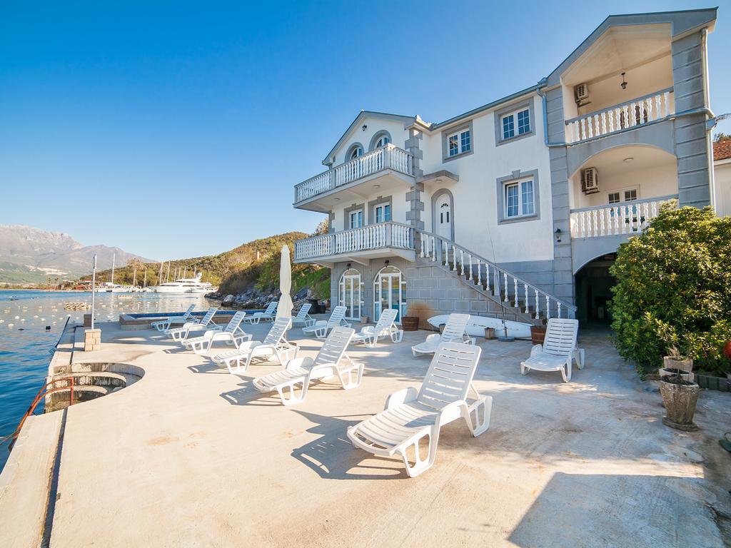 Apartments Elena Tivat Exterior photo